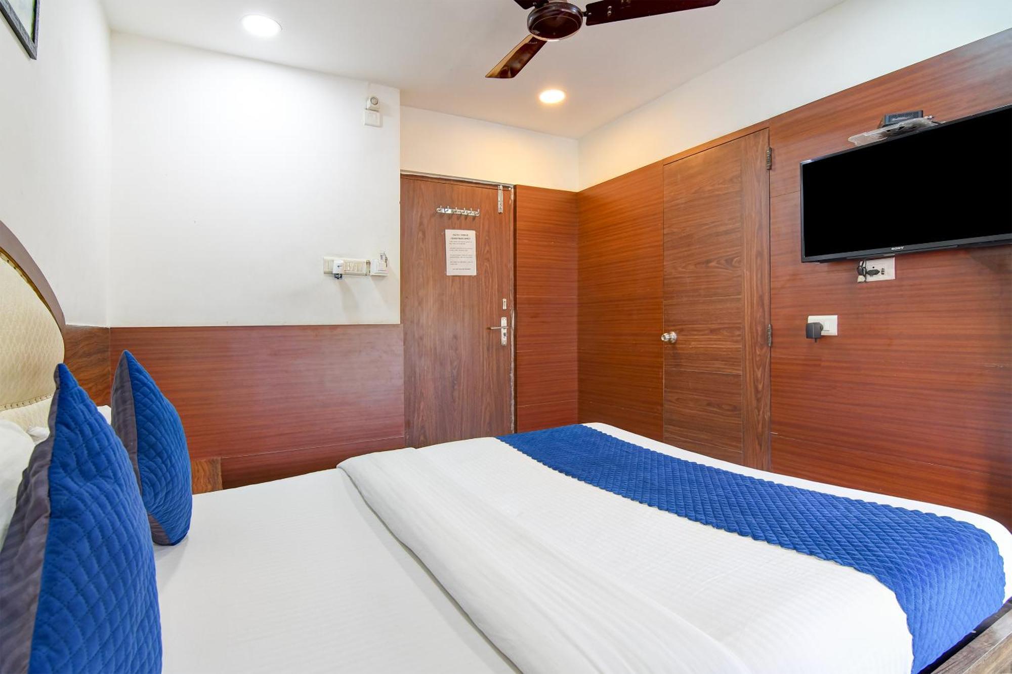 Hotel Q Inn Kalküta Dış mekan fotoğraf