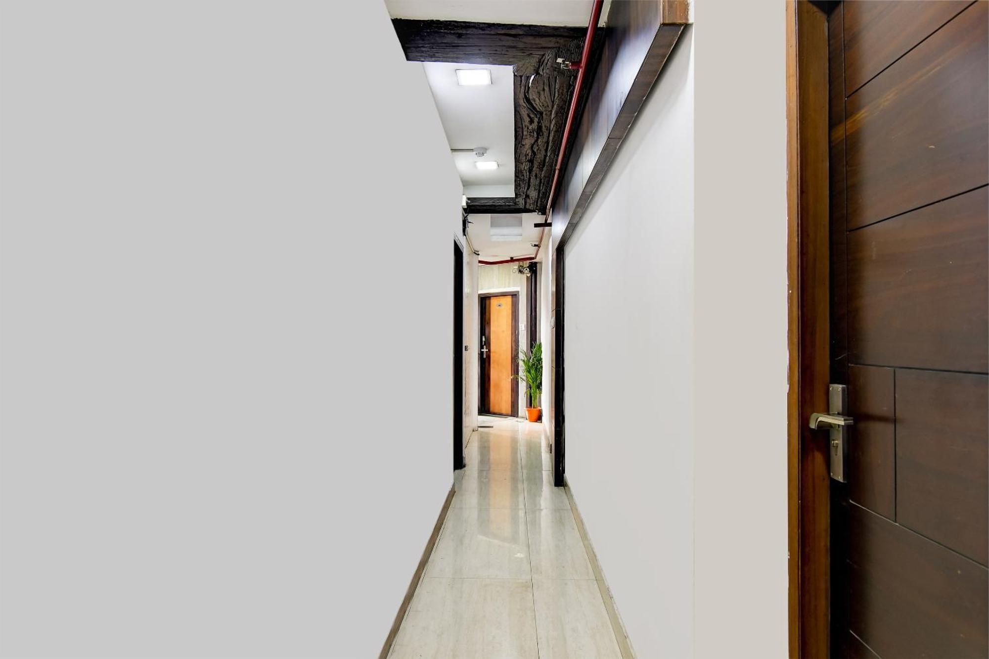 Hotel Q Inn Kalküta Dış mekan fotoğraf