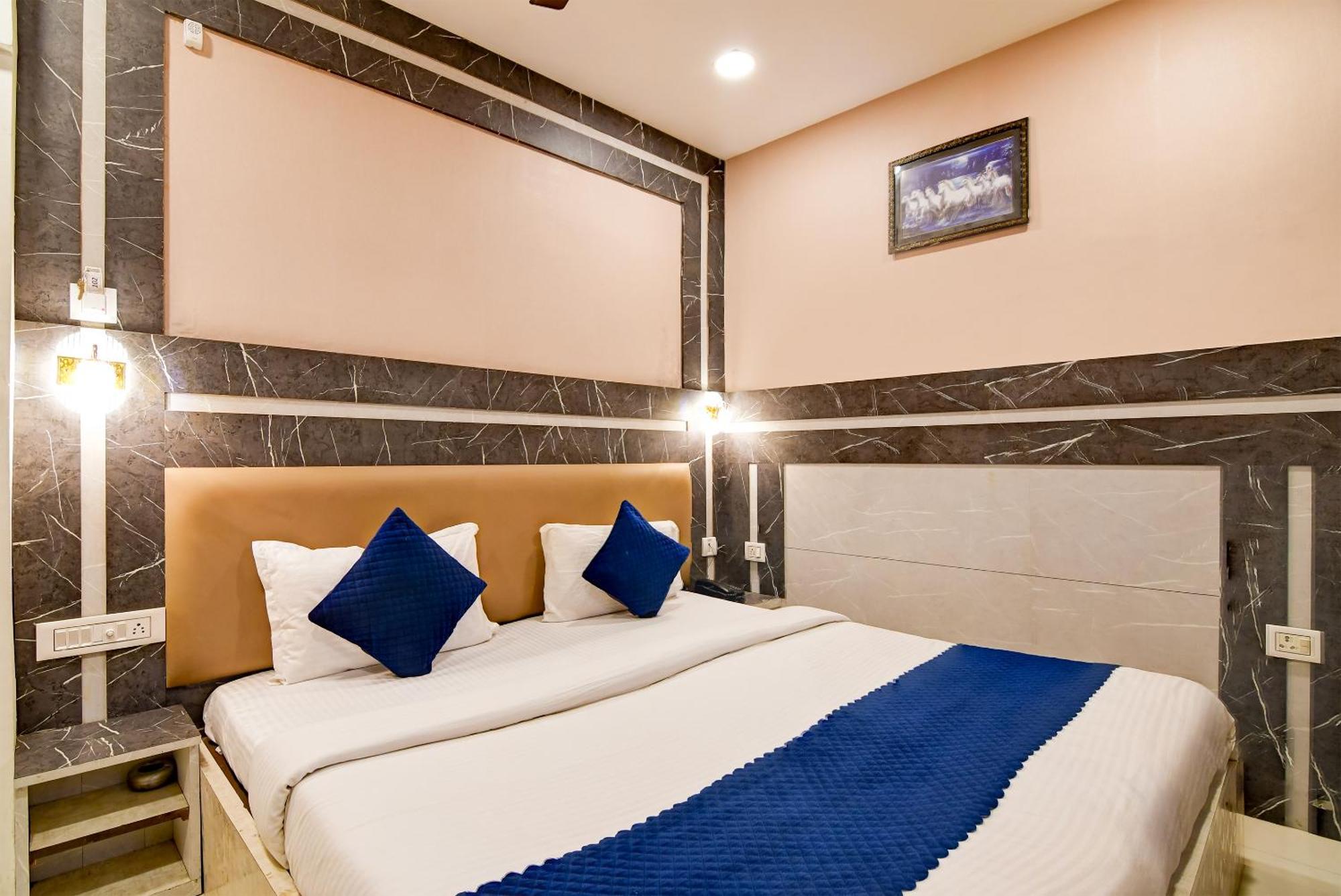 Hotel Q Inn Kalküta Dış mekan fotoğraf