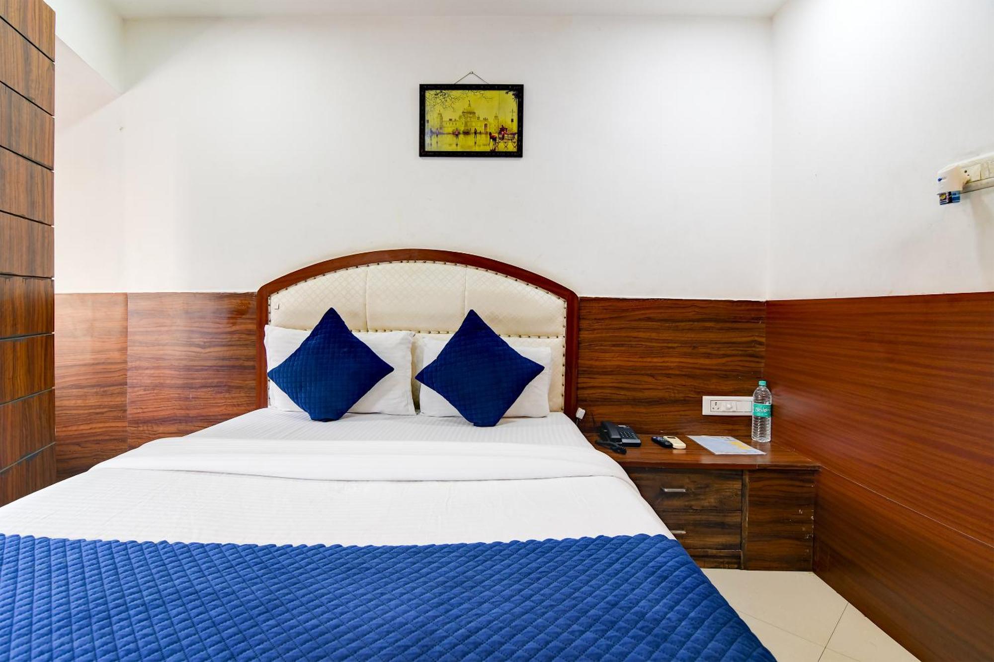 Hotel Q Inn Kalküta Dış mekan fotoğraf
